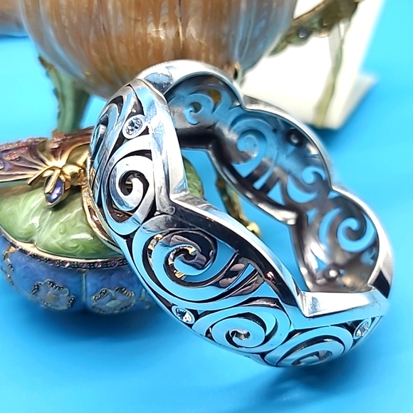 Brighton "LONDON GROOVE" Hinged Scrollwork & Swirls Bangle w Swarovski Crystals - Picture 5 of 11